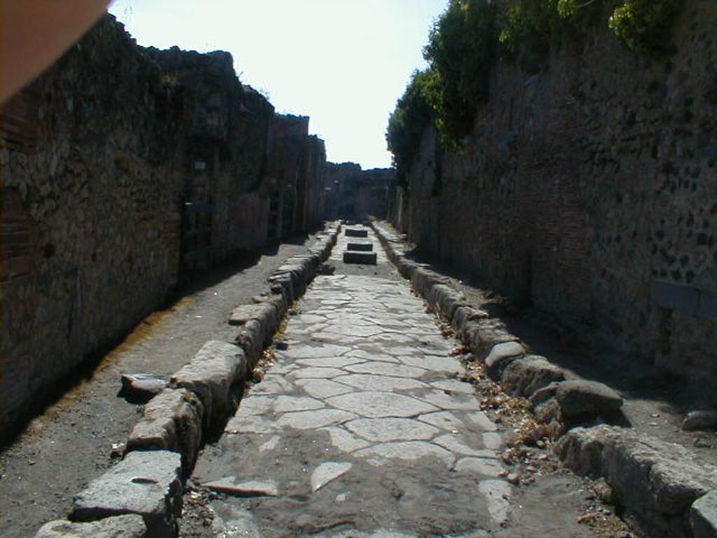 Pompeii Via Degli Augustali Looking West From Via Stabiana At Side